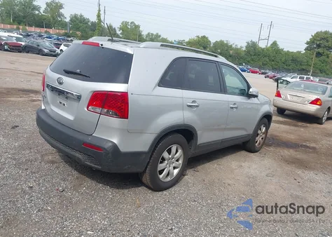 2013 Kia Sorento Lx z USA, uszkodzony, nr VIN 5XYKT4A65DG409198